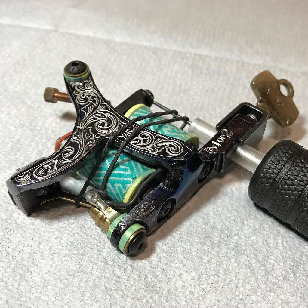 billydecola's tweet photo. locked and loaded • only the best 👉🏼#dringenberg tattoo machines • #vancouvertattoo https://t.co/d0tdIQfApy https://t.co/fc5rdFLZ2D