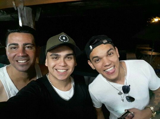 Nube_1981's tweet photo. @miltonsmok @BLanzelottaOK @NARANA_OFICIAL Q linda gente 💜 https://t.co/zYzIMKKFAM
