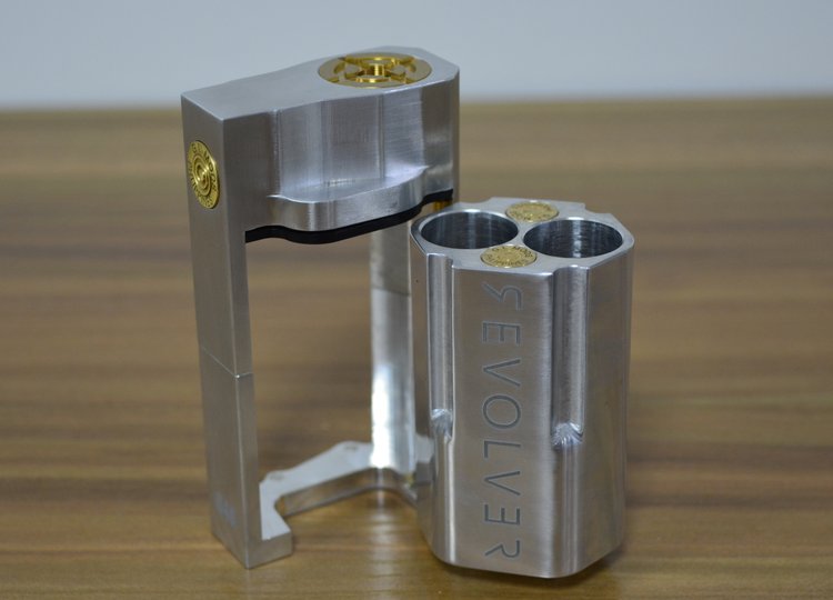 fanfine2015's tweet photo. Philippines revolver box mod 1:1 clone welcome order Skypefinevapor1
Email finevapor1@gmail.com #revolverboxmod #revolvermod #boxmod #rulien https://t.co/TBraiFiRpX