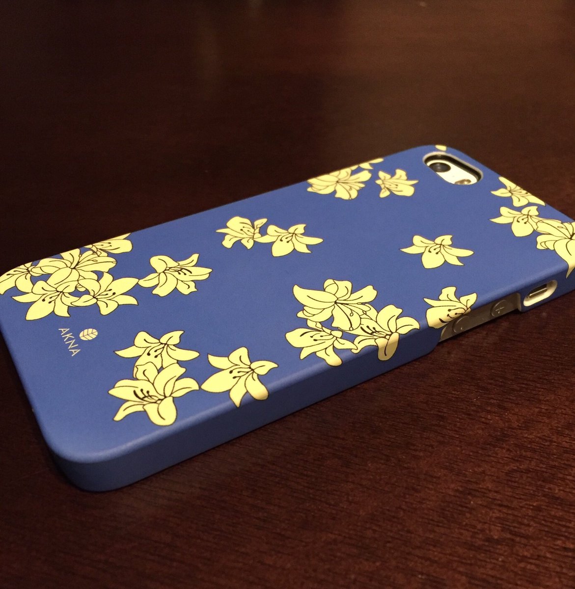Love my new <a href="/AKNA_Case/">AKNA</a>! Feels very sturdy and like how you can feel flowers just a bit.