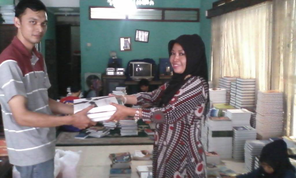 The Asia Foundation Berbagi Pengetahuan melalui Buku bermutu tinggi fpptijawatengah.wordpress.com/2016/12/09/the…