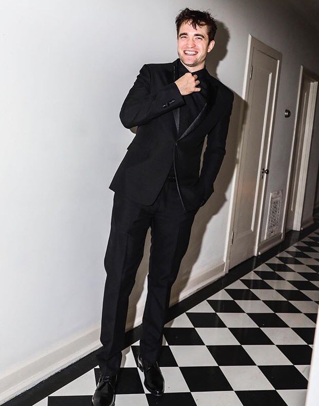 Robert Pattinson rocking #DiorHomme at the GQ x @Dior pre-MOTY dinner. 
