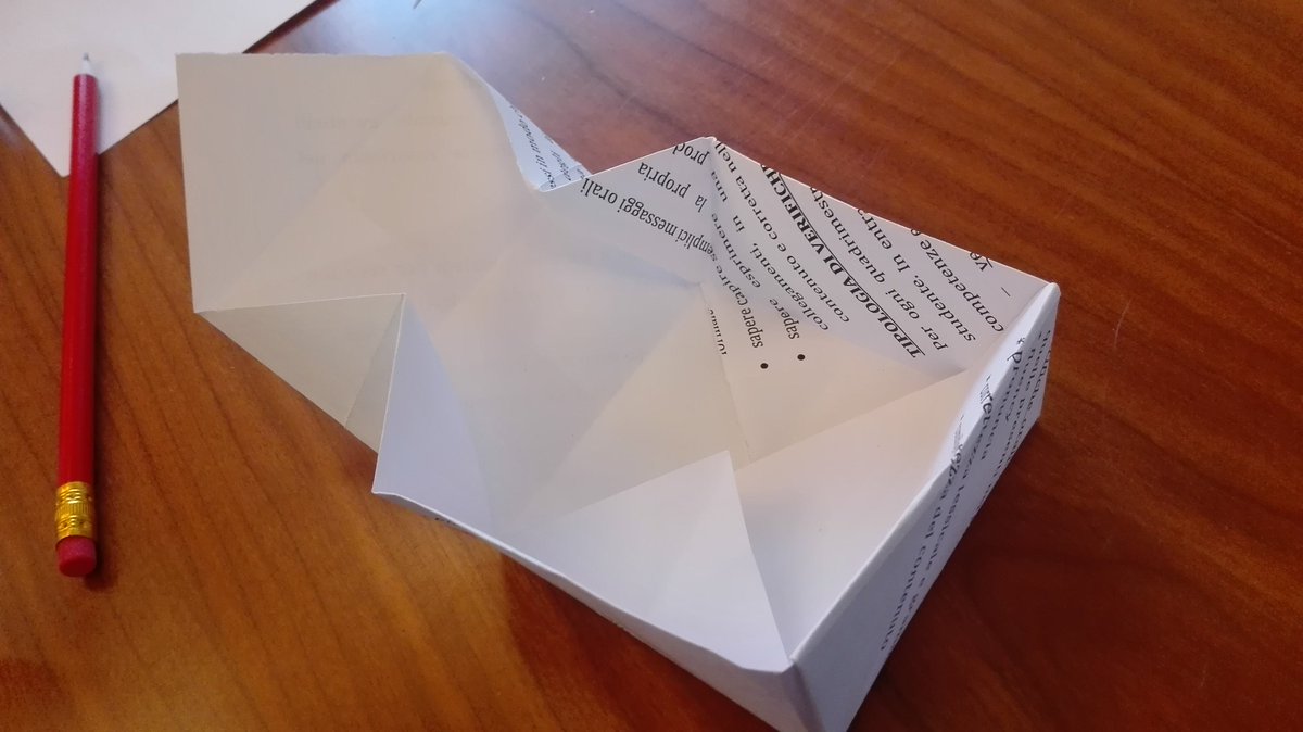 franftt's tweet photo. Learn how to make paper boxes thanks to #allcafoscari https://t.co/rCZ8XLyb7R