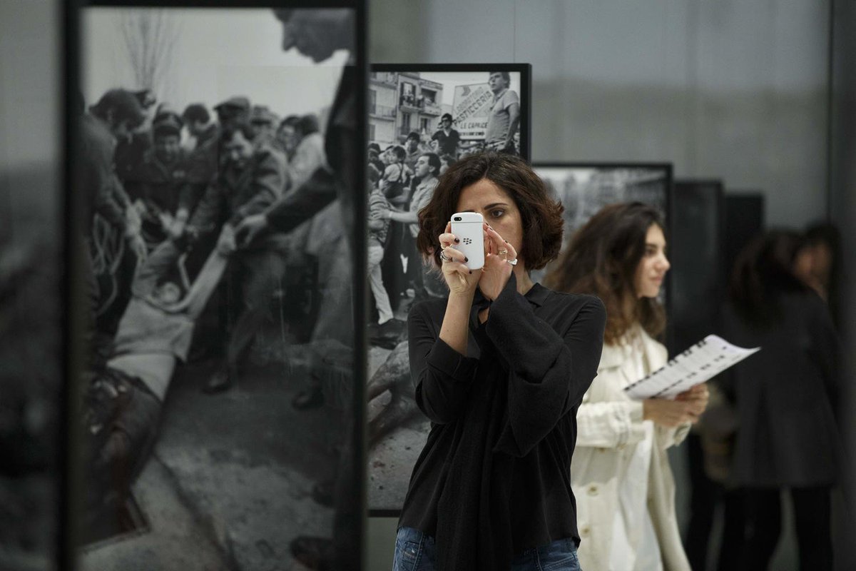 Museo_MAXXI's tweet photo. I ritratti più belli del #MAXXI? Quelli dei suoi visitatori. Cercaci su #Instagram e condivi le tue foto con l'hashtag #museoMAXXI! https://t.co/LWgR14BqPY