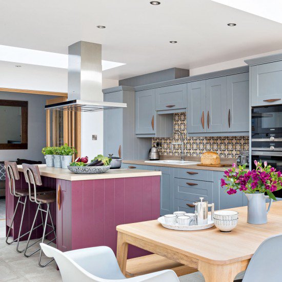 housetohome's tweet image. This grey kitchen is anything but bland trib.al/Whusy0f