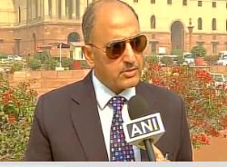 NewsNationTV's tweet photo. Relief effort is now in full swing.We have enough assets there: #DKSharma, #navy PRO on
#Andaman (Image: ANI) https://t.co/wlBfOyJsOp