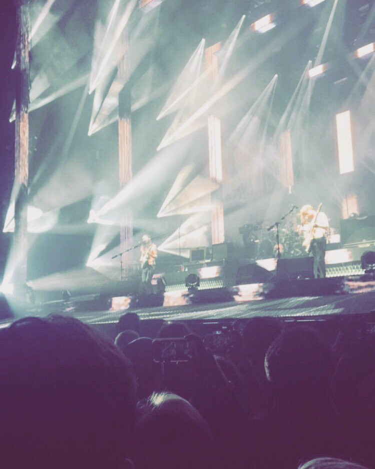 Lunarfishy's tweet photo. @BiffyClyro 🙊🙊🙊👏🏻✌🏻️✌🏻️✌🏻️ bloodey amazing! Best ever... 🤓 https://t.co/Pv3KOpdErs
