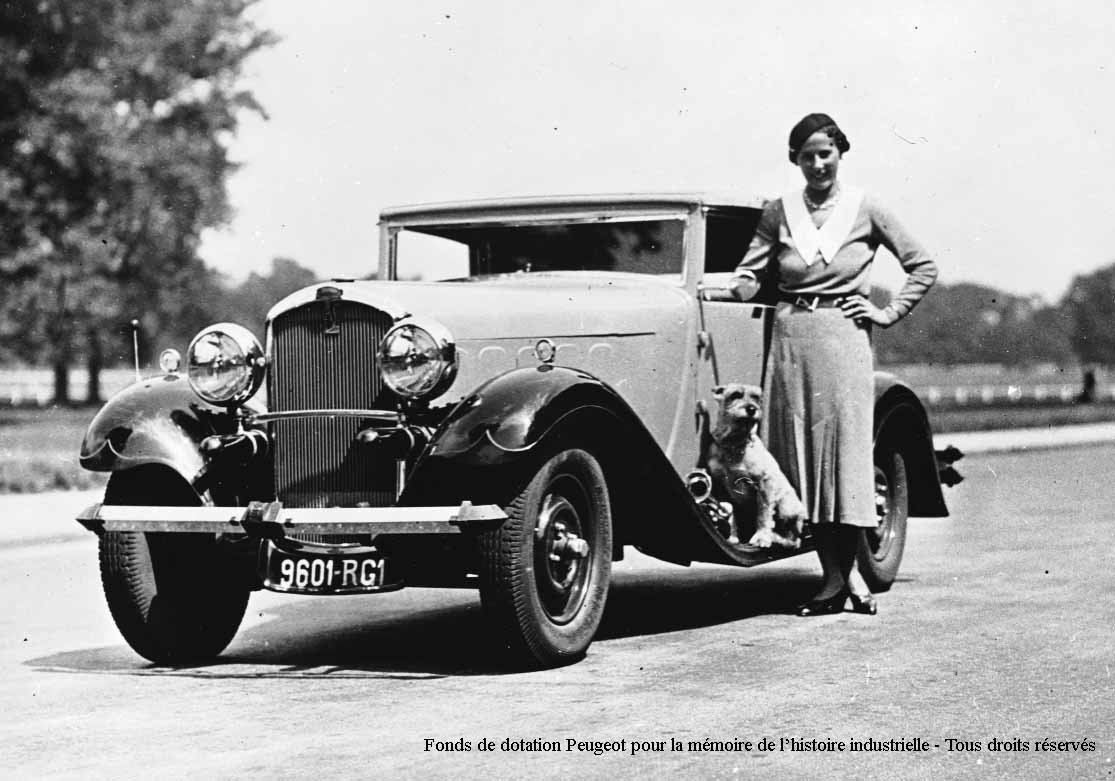 CATerreBlanche's tweet photo. #Automobile et #animaux : #301CR Coach décapotable golf 2 portes 4 places luxe et Berline 4 portes 4 places, #301C recarrossée par Pourtout. https://t.co/d4q4zYBDYs