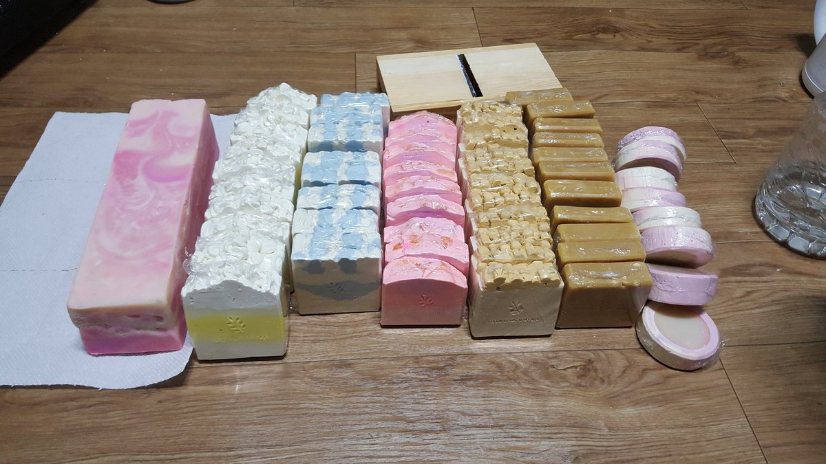 Aldebaran_aTau's tweet photo. ☆탄핵가결☆되었으니 기쁜 마음으로 저도 rt이벤��😀
5분 뽑아 수제비누 5개 보내드려요
추첨은 12월 15일입니다~ https://t.co/zsHDoWKoU8