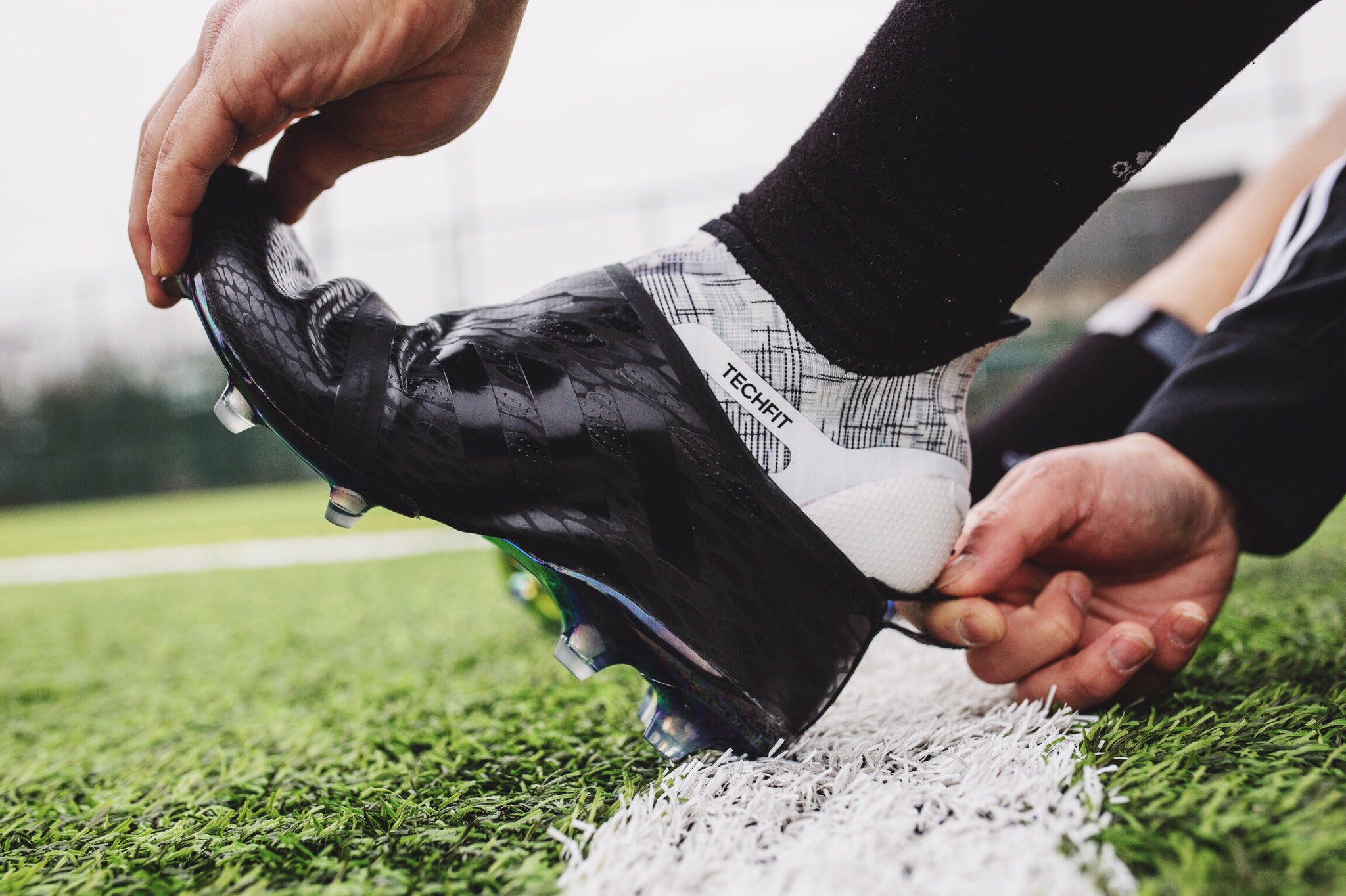 Adidas glitch 19 turf top