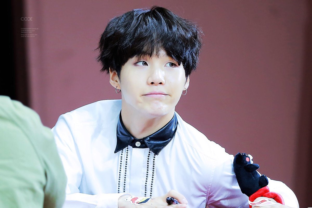 yoonminet's tweet photo. why is he the cutest thing ever i'm weak https://t.co/0EIKFpOL0s