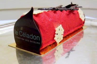 Warwick_Buzz's tweet photo. .@parisladouce se confie sur les Bûches de Noël du @LeCeladon  - à dévorer sans modération https://t.co/cuiyB9DLIZ  #WarwickHotels https://t.co/FMzOIBzuQv