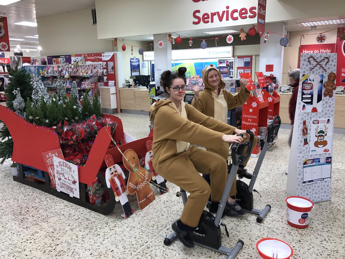 ochopdat's tweet image. Rudolph race has started in Blackburn @nicolamowforth @shirl200