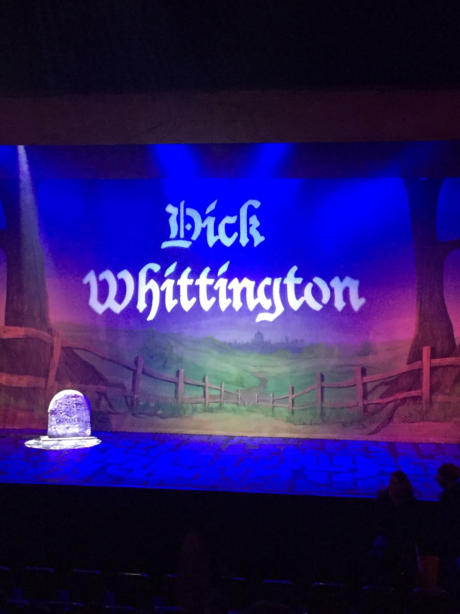 Class6LW's tweet photo. We're ready and waiting for our Christmas panto! 🎄 https://t.co/0CCNgOqDnY