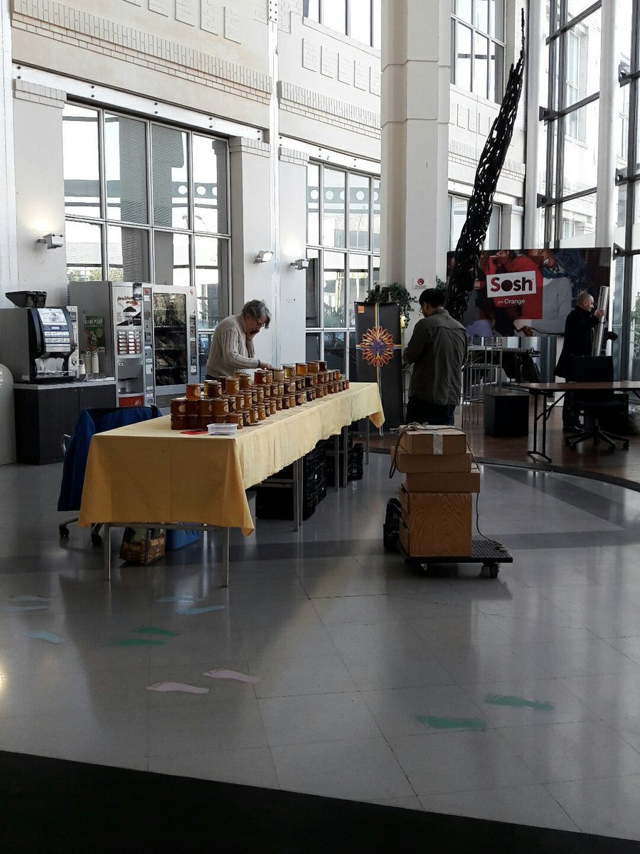 YaYami77's tweet photo. Le marché de Noël s'installe au #scoidf, sur le site d'Ivry...venez nombreux à partir de 11h30 😊 @icogwada @SandrineThomas6 @reclaman https://t.co/09MlClKN6C