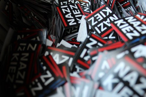 materialversand's tweet image. Nazikiez-Aufkleber nachgeordert und wieder vorrätig! dlvr.it/MrQntq