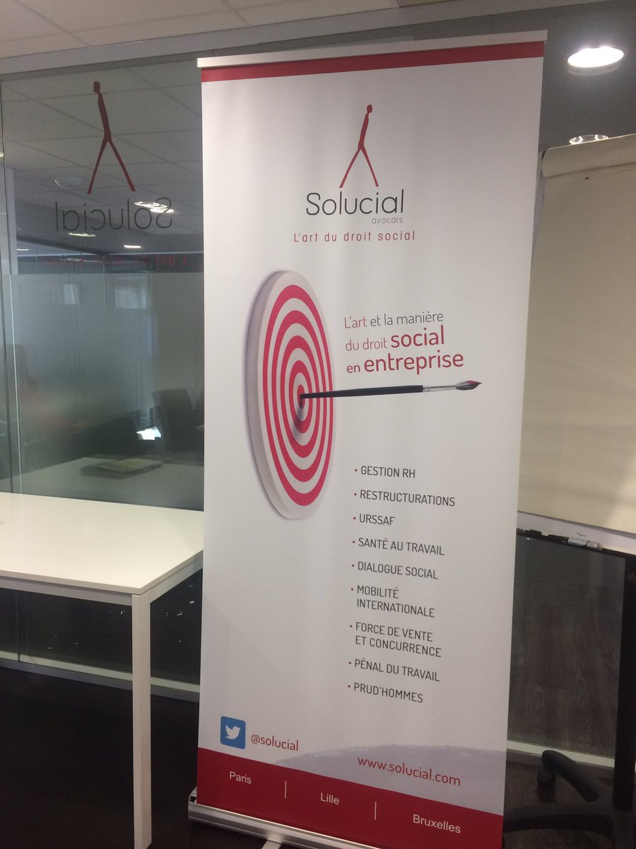 solucial's tweet photo. Le nouveau kakemono est arrivé 🏹🏹🎯🎯@Thierry_DX @carolinebarbe @louisvaneecloo #solucial https://t.co/6KHiVsNDaJ