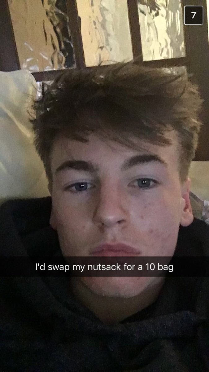 Tom_Harvey69's tweet photo. Happy 18th bro! Have a sickk day and I'll see you later for an even better night!😈👻@billy1king https://t.co/nTVYGEuUJe