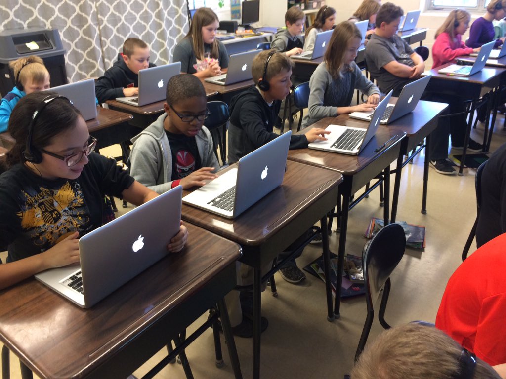 tyler_pearson7's tweet image. 5th graders had a great time doing #HourofCode today. @IowaSTEM #CodeIowa #NStarPride #KCSDPride