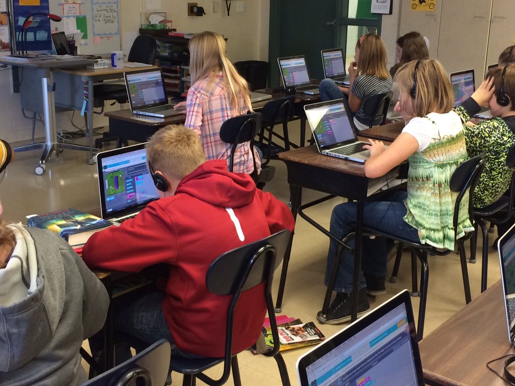 tyler_pearson7's tweet image. 5th graders had a great time doing #HourofCode today. @IowaSTEM #CodeIowa #NStarPride #KCSDPride