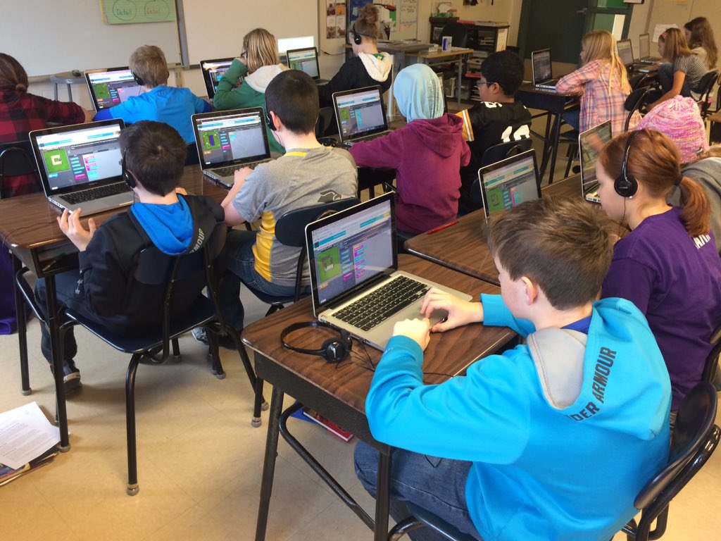 tyler_pearson7's tweet image. 5th graders had a great time doing #HourofCode today. @IowaSTEM #CodeIowa #NStarPride #KCSDPride