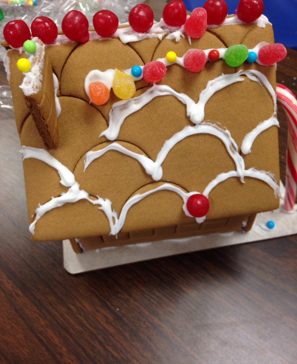 khadijah0990's tweet image. First time doing a #gingerbread house 😘 ❤️ #educationclass #seneca