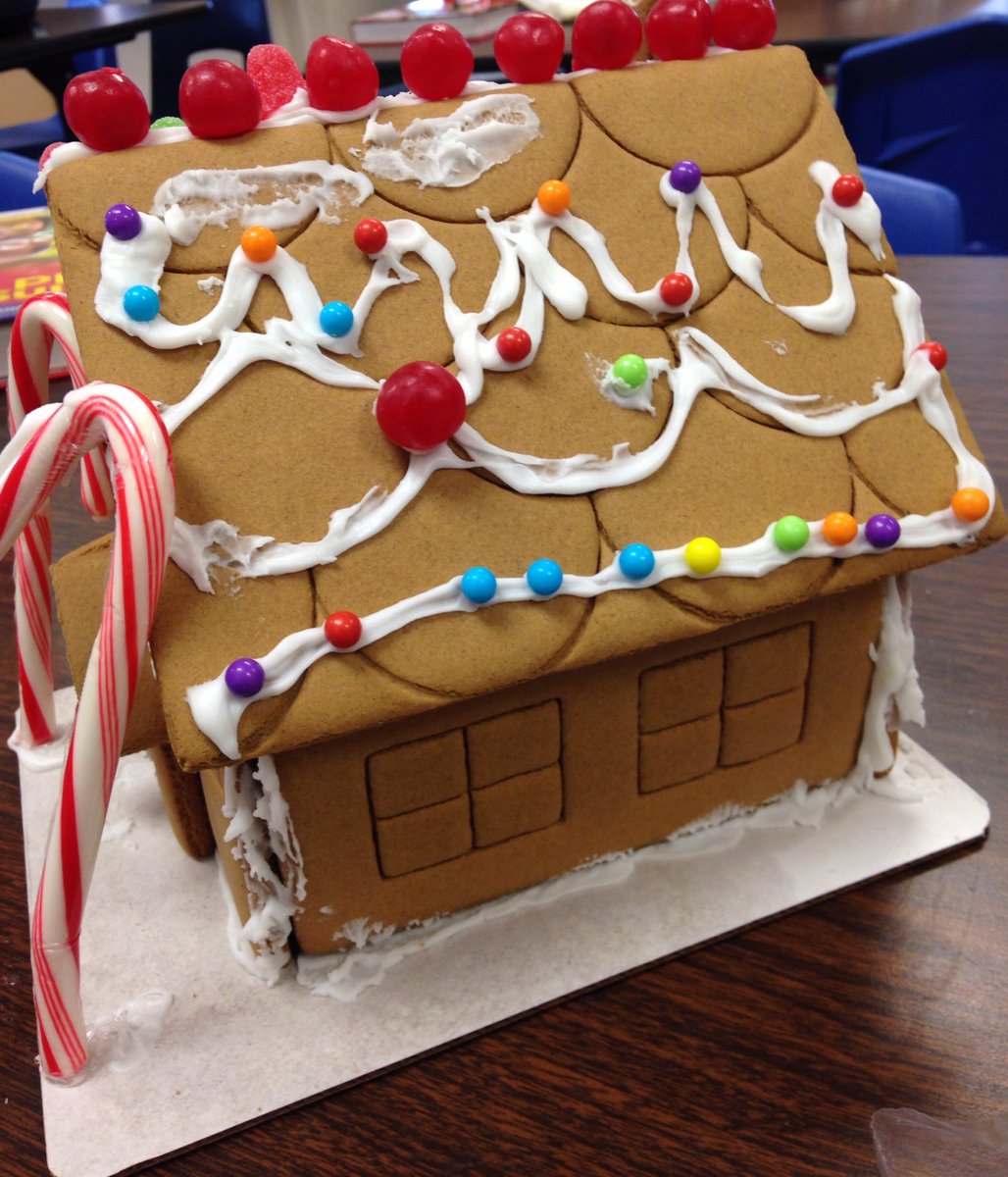 khadijah0990's tweet image. First time doing a #gingerbread house 😘 ❤️ #educationclass #seneca
