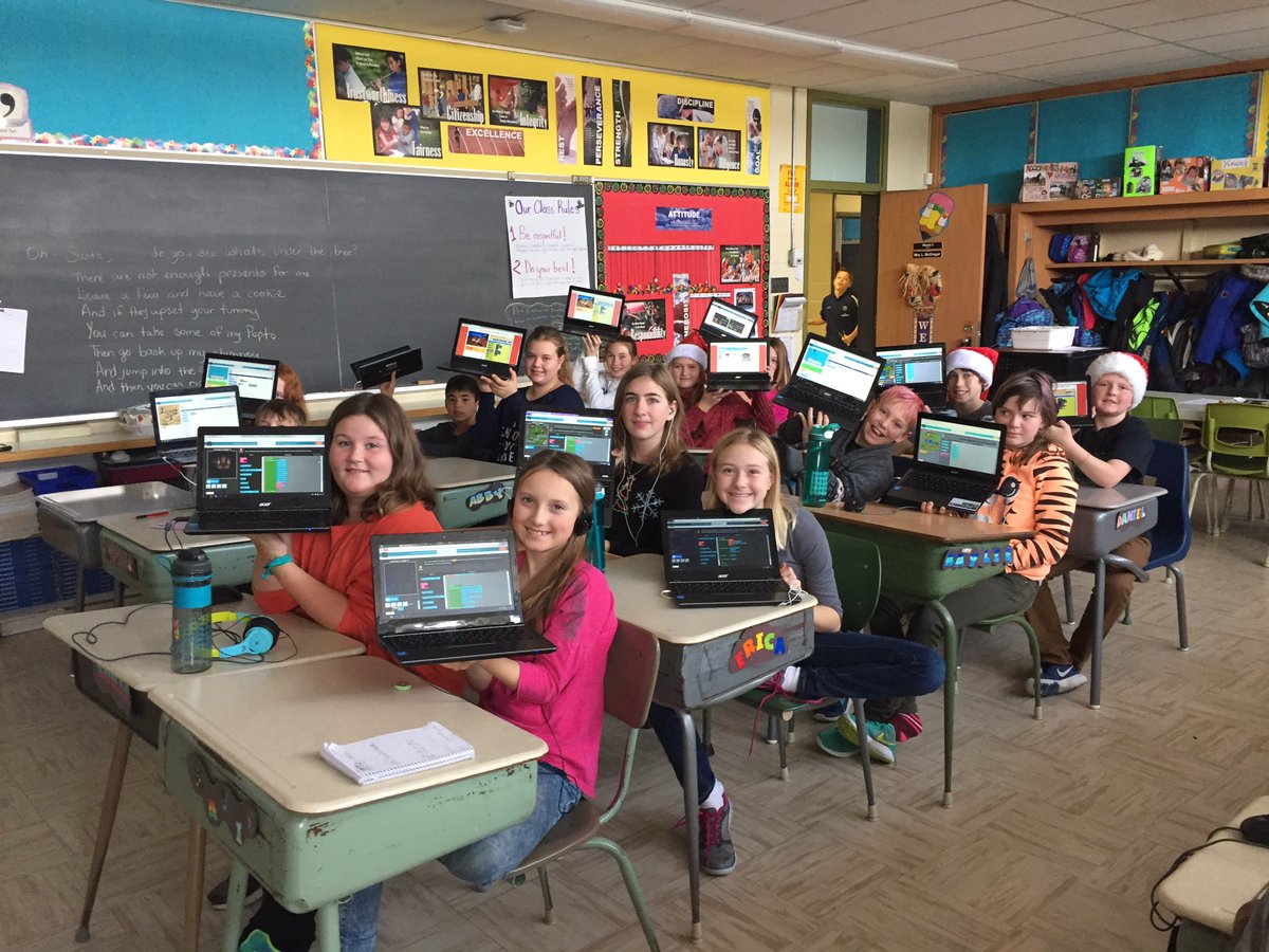 MrReidTeaching's tweet image. #RCDSBcodes continues with #McNabPS gr6&amp;amp;7 today!  Making connections b/w coding and math - multiplication, area &amp;amp; perimeter #rcdsb