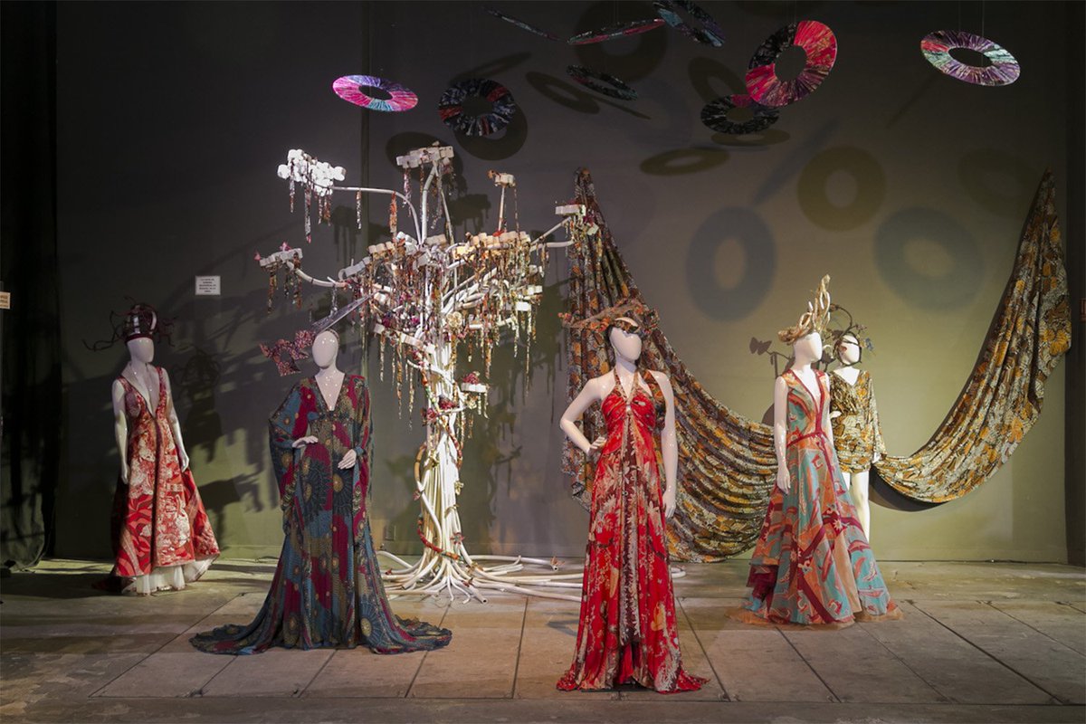 –@LATIN_TRENDS impulsa a los diseñadores emergentes como <a href="/mostore/">MO STORE ®</a> y #veropiraino chmx.co/WLT2016