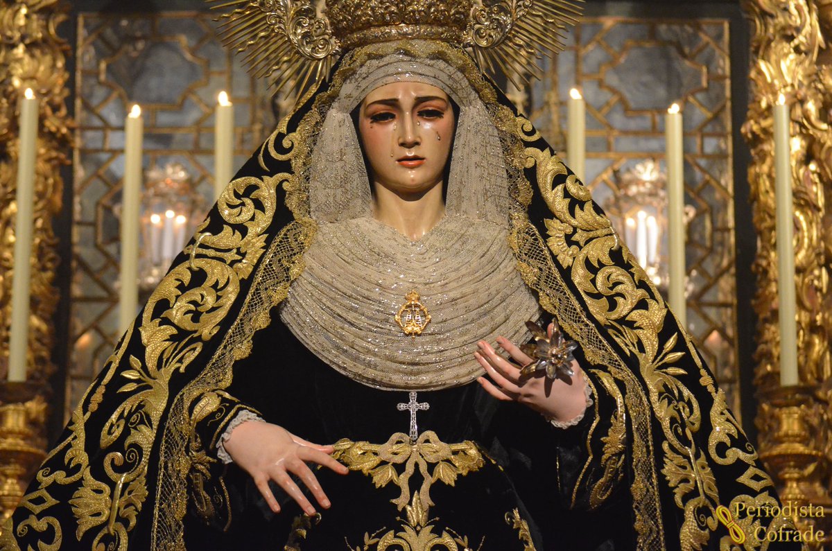 Peri_Cofrade's tweet photo. Reportaje del besamanos a María Santísima de la Soledad, de la @RealHdadServita.
https://t.co/loMWKcku96 #Inmaculada2016 https://t.co/58Cn4xK0S9