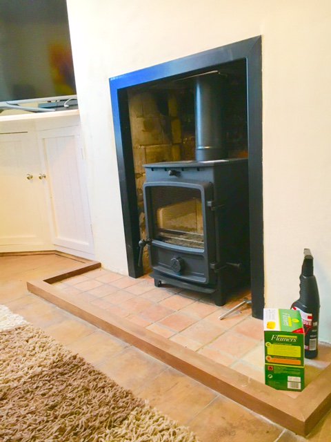 Mystoveshop's tweet photo. Refurbished fireplace &amp; new @Fdcukltd 5Kw stove fitted yesterday by Phil @Mystoveshop :-) https://t.co/37linw1wX4