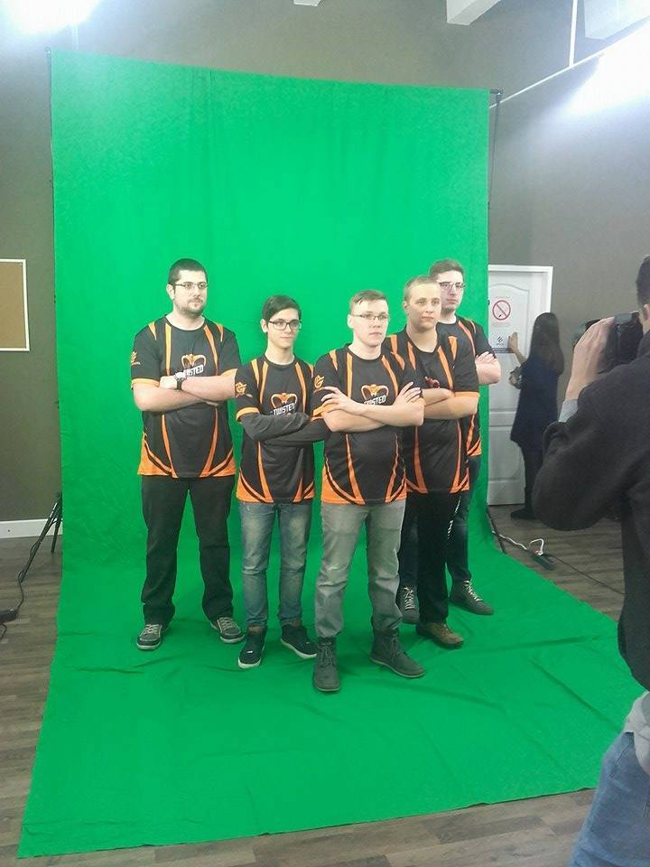 TwistedHQ's tweet photo. Under 24hrs until the start of the @AdriaMasters. Catch the team in action at 17:00PM CET against Aria at https://t.co/4XJ0dyHxq3  #CSGO ❤️ https://t.co/qFIa3Hd38C