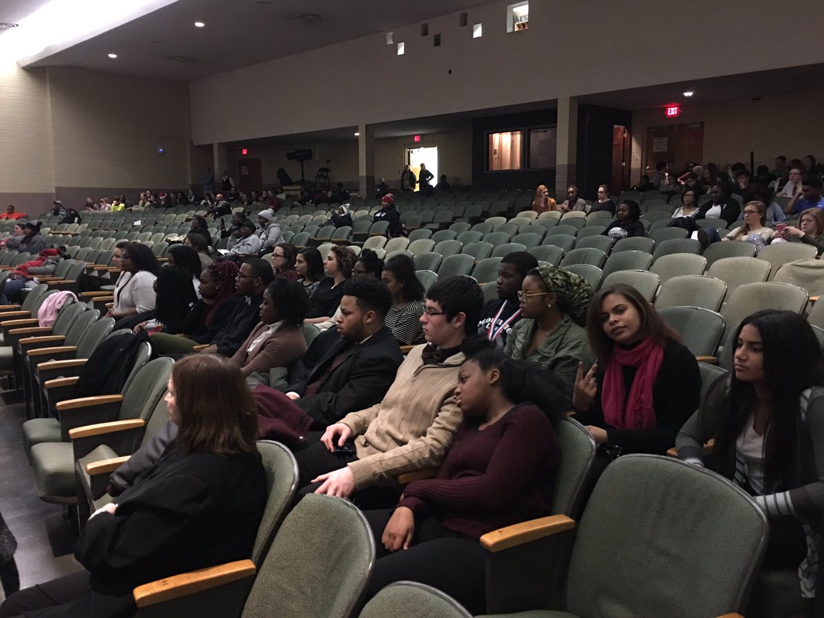 PHSDRAMAVOCALS's tweet photo. Mixed Ensemble getting ready to represent at Richwoods.  #phsvoxrocks https://t.co/wfa2VDUghy