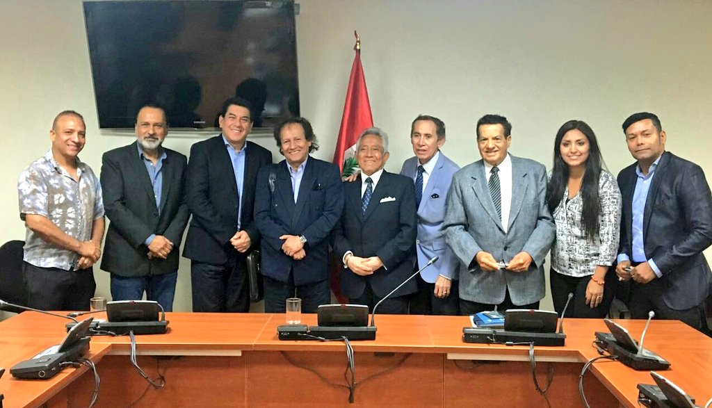 JCGonzalesA's tweet photo. Reunión de trabajo con #SONIEM , analizando la gestión de las Sociedades de Gestión Colectiva y su impacto en los consumidores. https://t.co/SuqC4fsTEU
