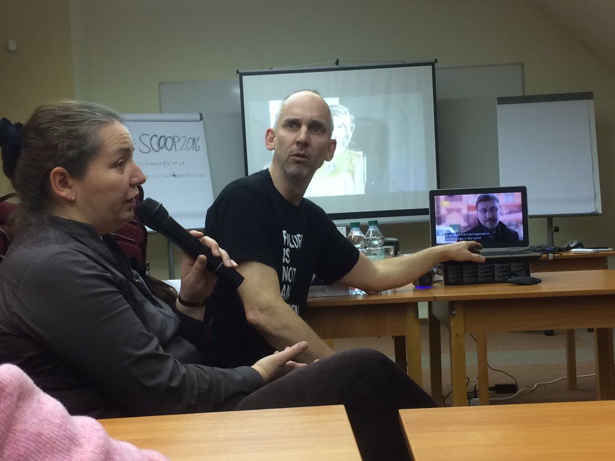 TextraBorge's tweet photo. Janne Josefsson translated into Russian by the fantastic interpreter Viktoria Piankova at #Scoop2016 https://t.co/RDyYt9yMQh