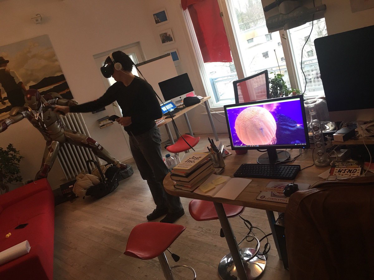 RH_Way's tweet image. Our #CTO @coderbyheart says #occulusrift beats @htc #Vive