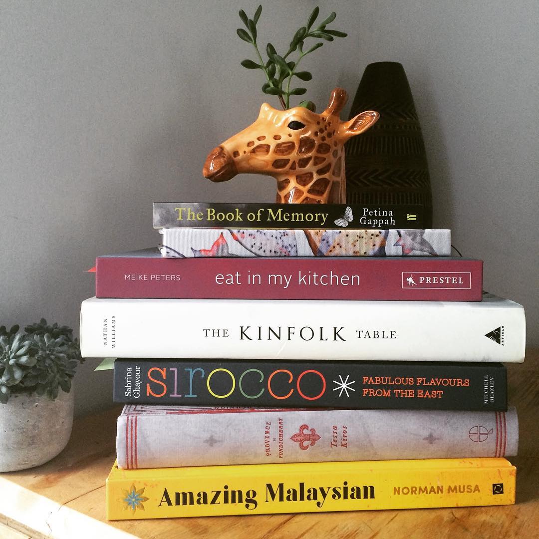HemsleyHemsley's tweet photo. #December reading list! Can't wait to cosy up with these books during the #Christmas holidays. M x https://t.co/pfq0nAZHAZ