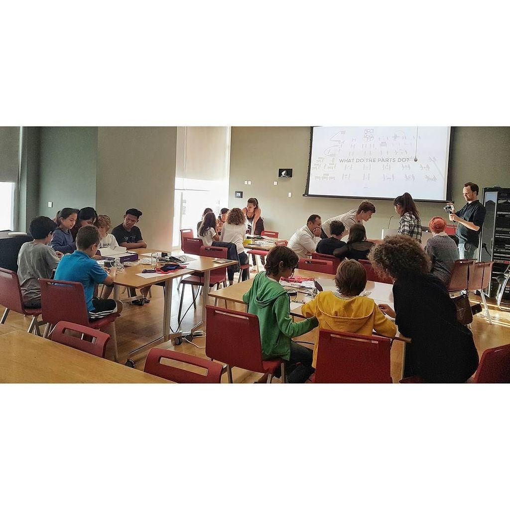 NYUADArtGallery's tweet photo. Happening now: littleBits Family Workshop at NYUAD Art Gallery. #nyuadartgallery #invisibl… https://t.co/kHKCAnzXYN https://t.co/ziTN1n0Wla
