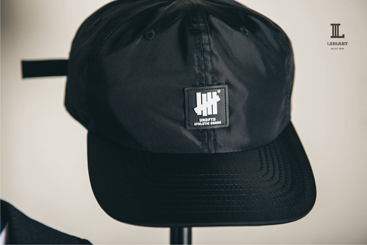 LIBRARYTAIWAN's tweet photo. @UNDEFEATEDinc  經典運動氣息濃厚的美式街頭風格，
寒冷季節帥氣裝扮一套就搞定✌️#5STRIKE #strike #sportsstyle #LIBRARYTAIWAN #LIBRARYKHH #LIBRARYTNN https://t.co/lsz2pEN2qo
