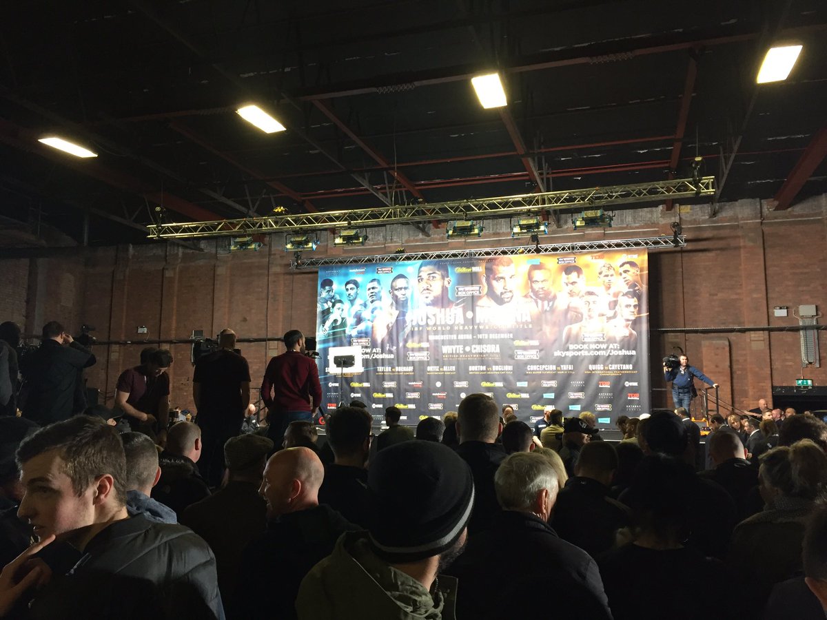 JerryKrylov's tweet photo. Getting busy at the weigh-in! @anthonyfjoshua @molina https://t.co/pZiwuh1zY9