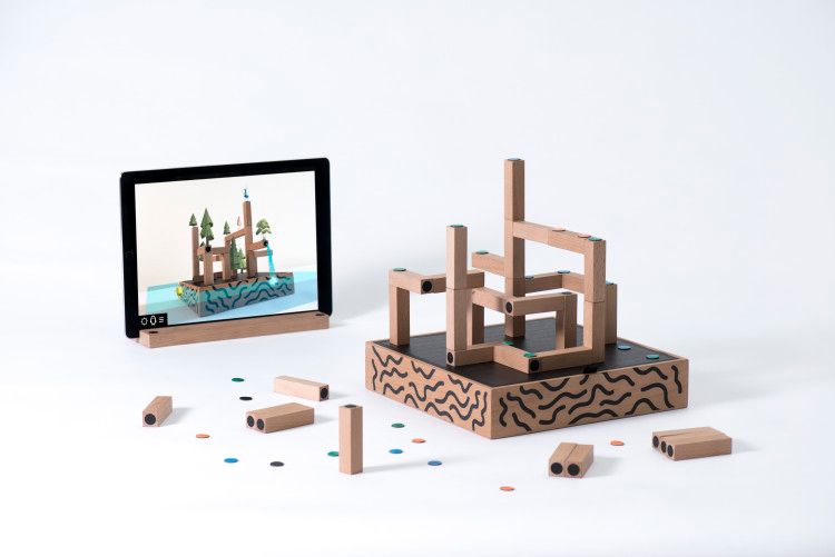 TheMemo's tweet photo. .@KoskiGame is a beautiful amazing #AR toy: https://t.co/VD61qdzZcz #Gaming #MixedReality #Toy #Design #MR #VR #AugmentedReality #ParentTech https://t.co/1X3ykKytON