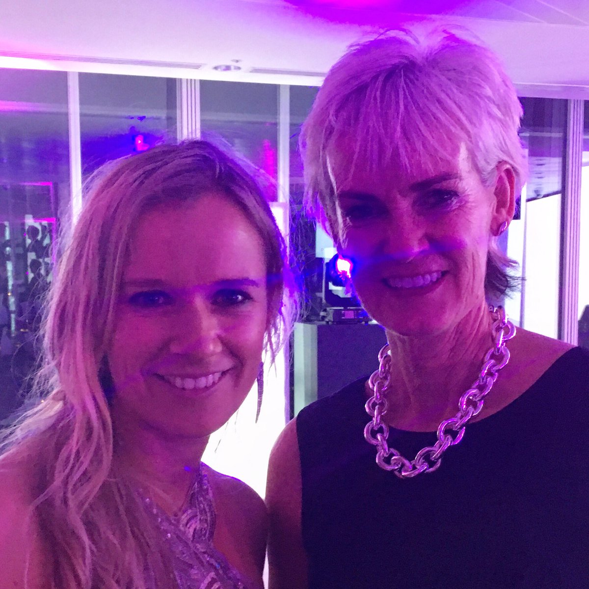hannahmills1988's tweet photo. Very excited to meet @JudyMurray last night! One of my female idols and so inspirational 😍. She is awesome! #megamums @Vitality_UK https://t.co/nNB60WzDpR