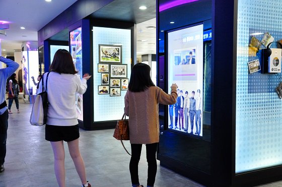 _twistedrope's tweet photo. Among #techtrends on the rise is #touchcommerce, which merges #touchscreen #technology with #oneclickshopping. https://t.co/fS9ZWIlV4V https://t.co/ZAdGgVOTru