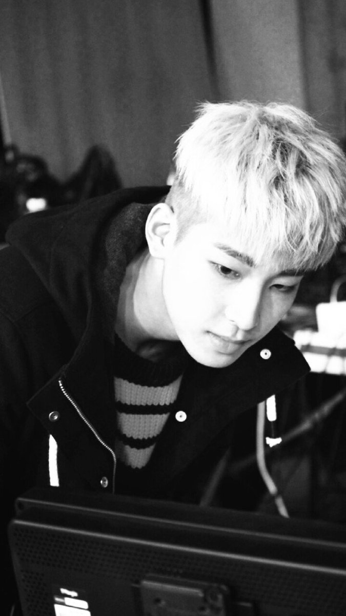 [세븐틴 비하인드] 원우 배경화면

#seventeen #세븐틴 #배경화면 #사진 #원우  #흑백