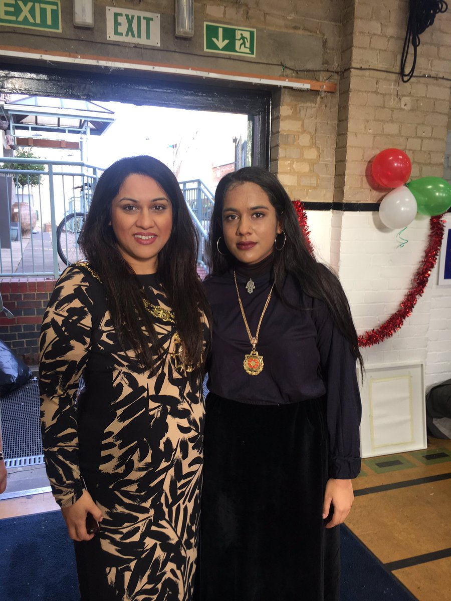 Sian Berry (@sianberry) on Twitter photo On sprout duty and great to see the <a href="/MayorofCamden/">Mayor of Camden</a> at the brilliant free Xmas lunch at <a href="/HighgateNewtown/">HNCC</a> - an institution! On sprout duty and great to see the <a href="/MayorofCamden/">Mayor of Camden</a> at the brilliant free Xmas lunch at <a href="/HighgateNewtown/">HNCC</a> - an institution!