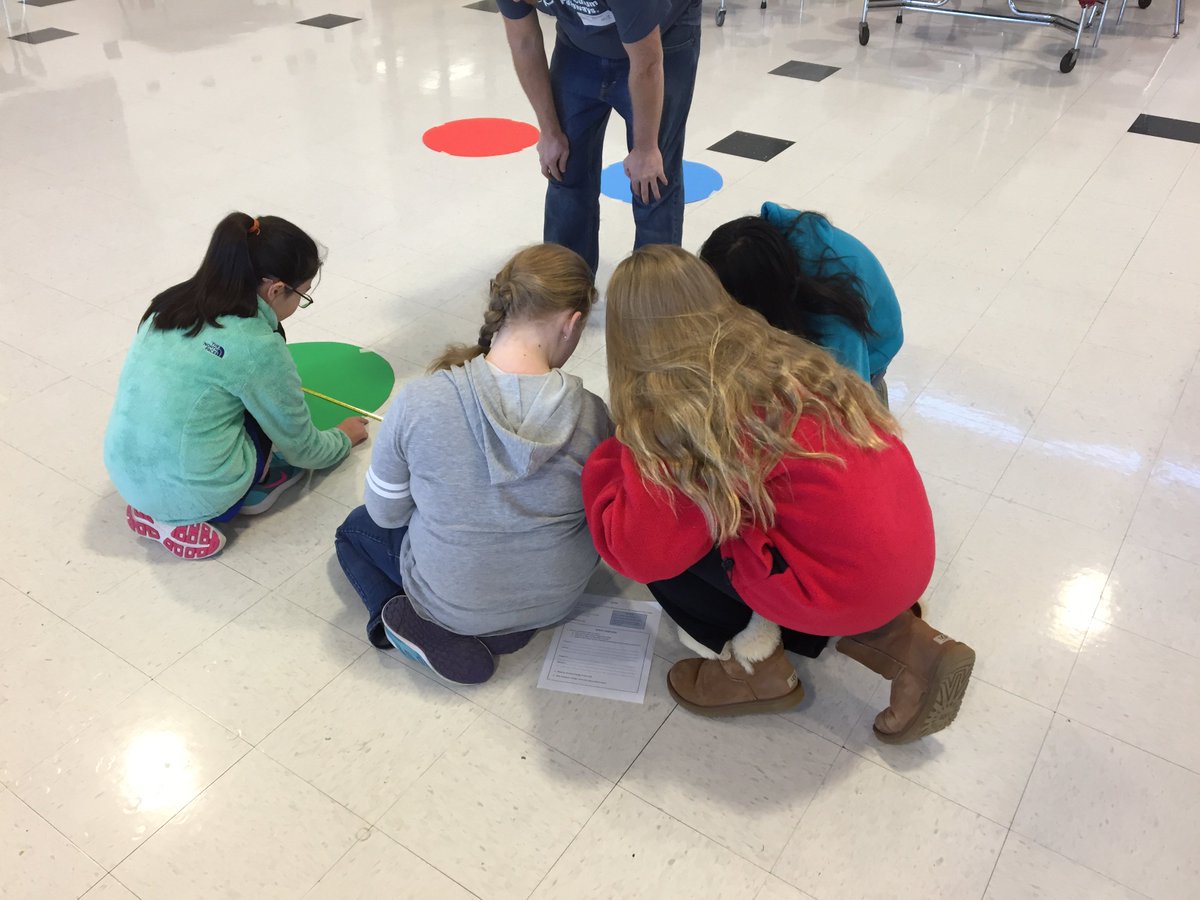 RalphMoore_NC's tweet image. #CSEdWeek adventures begin with #sascodesnaps, @SpheroEdu and @MartinMustangs! @SASeducator #kidscancode