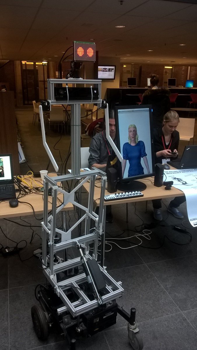 Politieacademie's tweet photo. Inspirerende innovaties voor collega's door in- en externen op Themadag Innovatie #vakmanschap #politie #leren #ontwikkeling #tdi2016 https://t.co/LYsVBORHLr