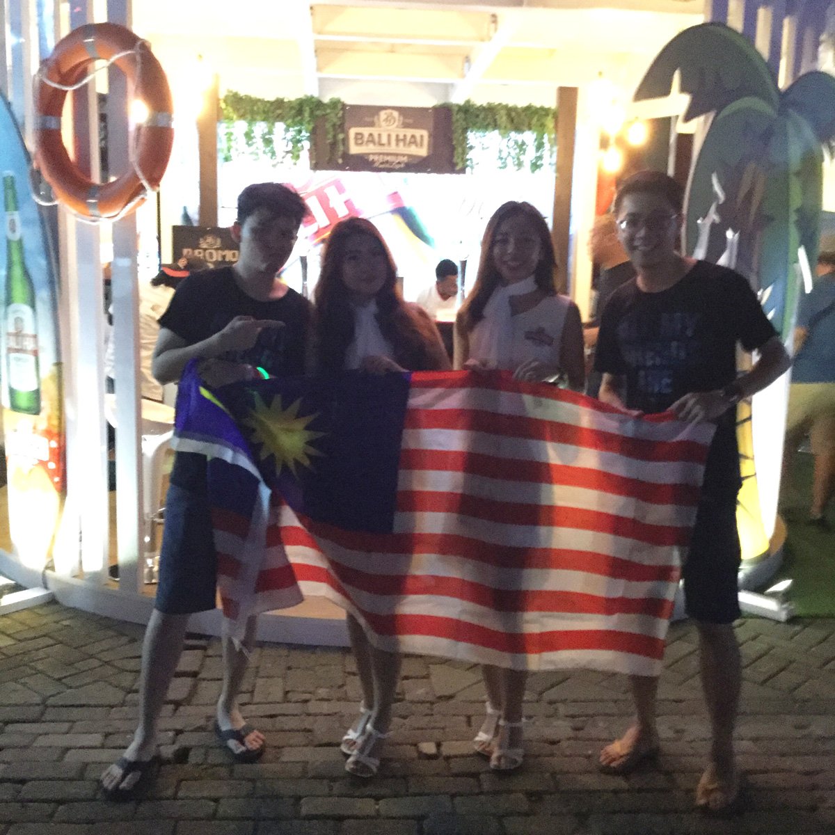 Thank you for visiting our Bali Hai Premium Lounge. Cheers!!! #BaliHaiPremium #ReachFortheBest #BestPremiumMoments #DWP16