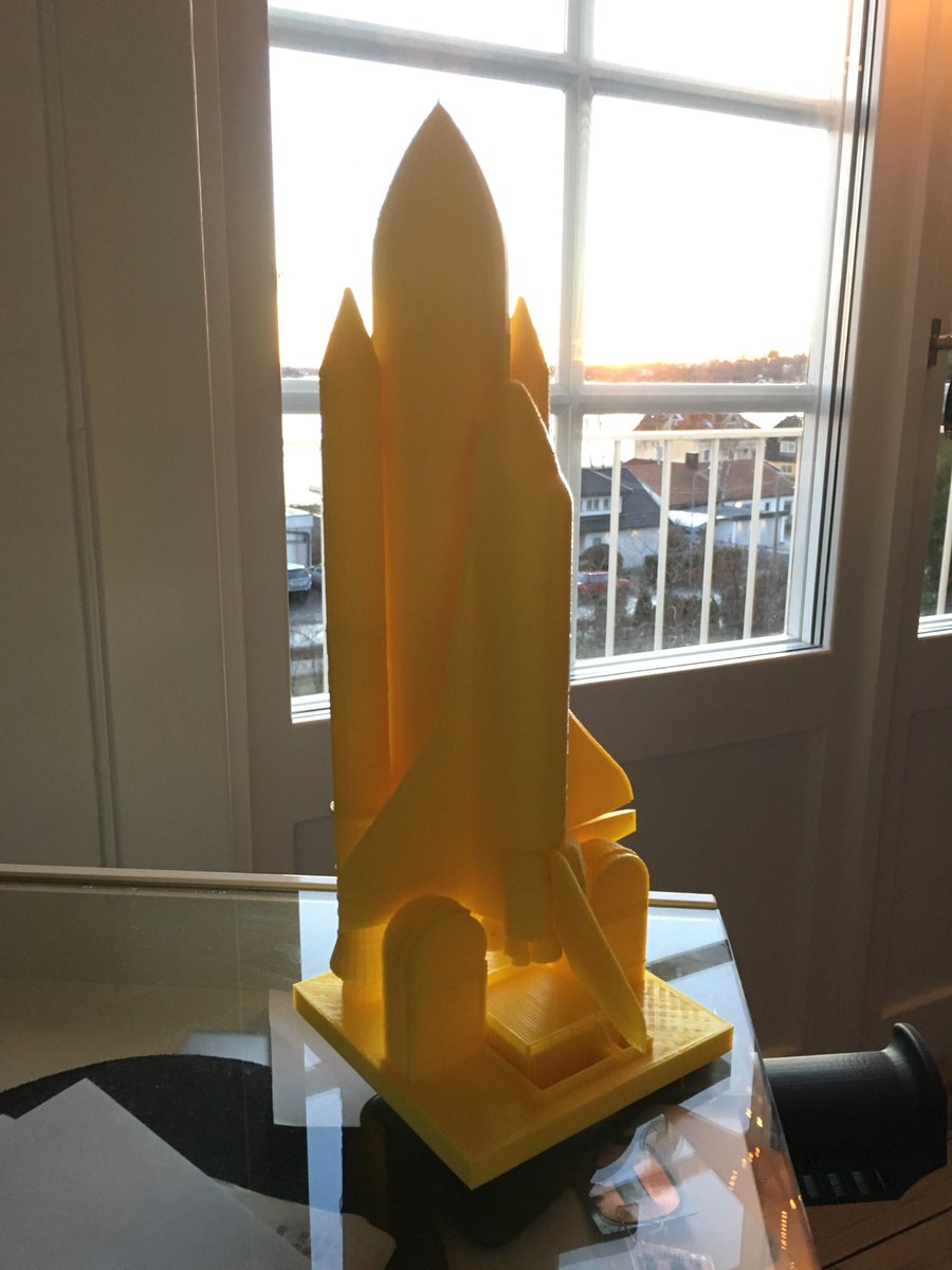 Kapplingalbin's tweet photo. @makersmuse @DanielNoree What do you think about this 3D-printed space shuttle printed on the wanhao duplicator i3 plus? https://t.co/rBRYlBDxSH