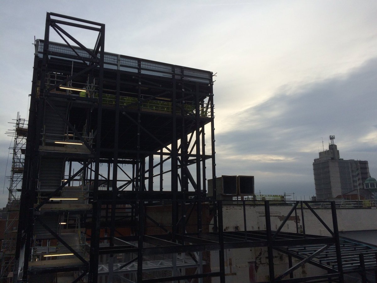 AnneMarieTasker's tweet photo. They've finally got to the top of #Hull New Theatre's scenery fly tower https://t.co/nuqhzczS99